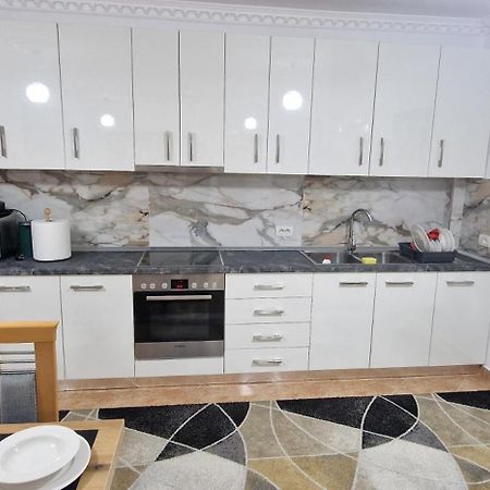 Daily Rent Apartment City Center Elbasan 6 Extérieur photo